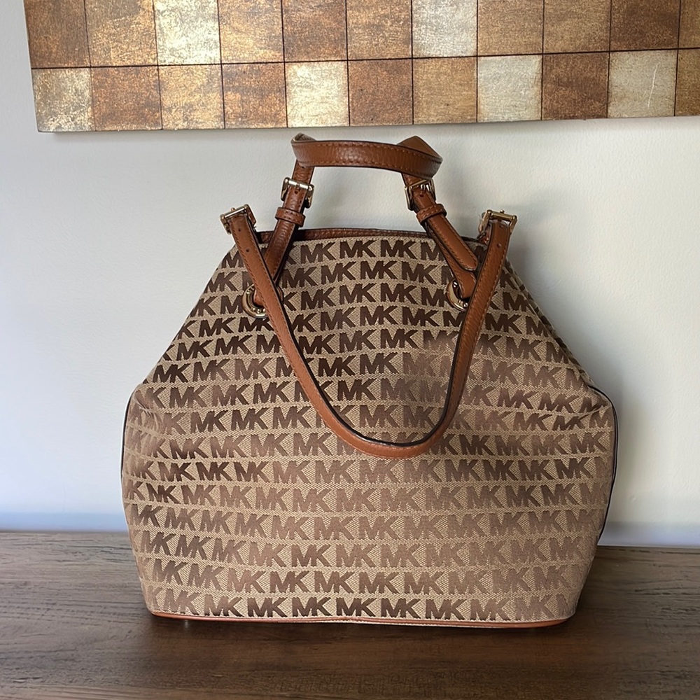 Michael Kors purse